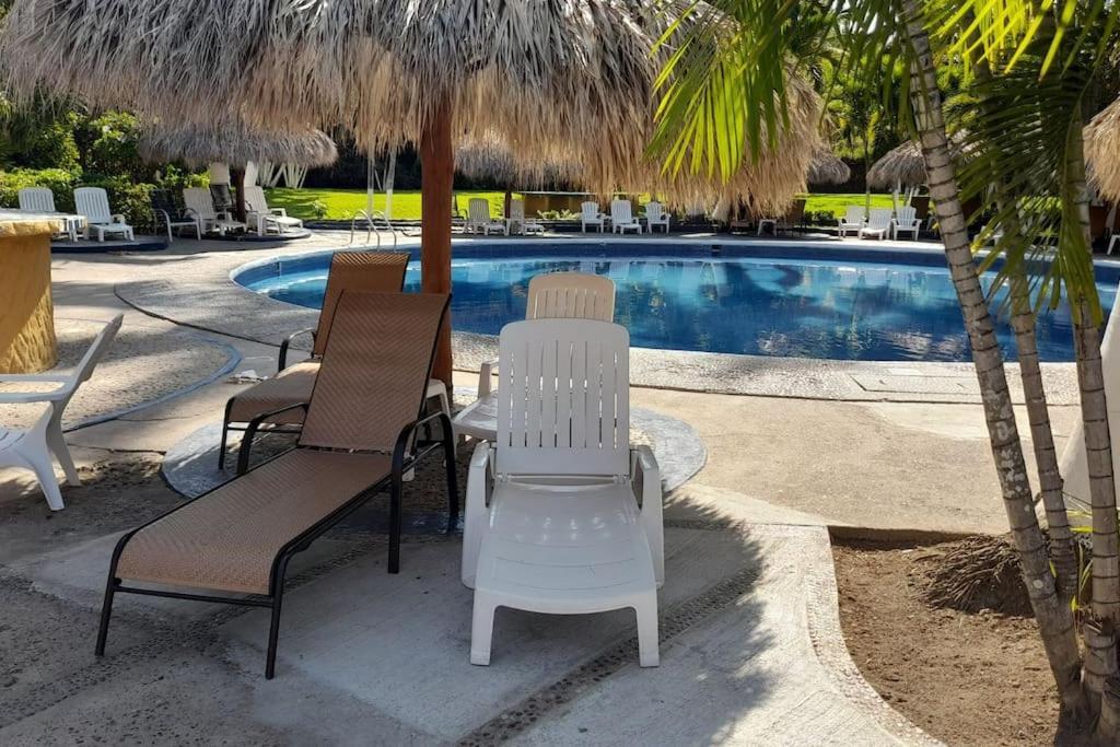 Sol Y Mar. Delfines Appartement Ixtapa  Buitenkant foto
